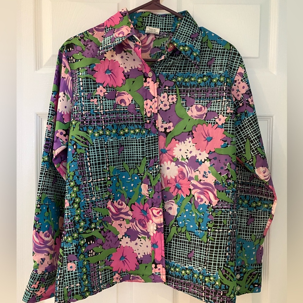 Vintage floral ladies blouse